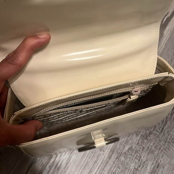 White Prada shoulder bag with authenticity card - Picture 13 of 16